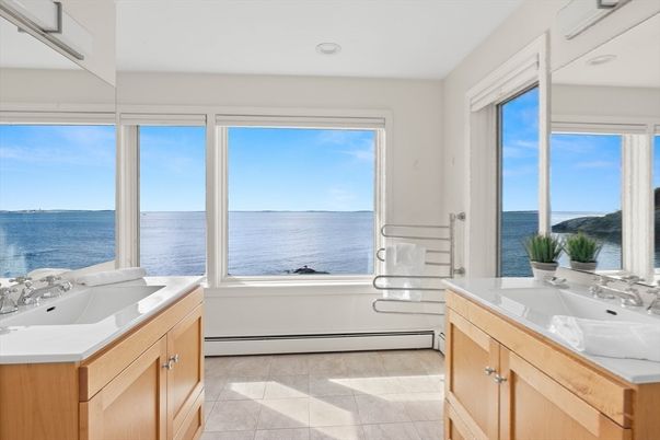 Bathroom, Dual Sink Vanities, Interior, Recessed Lighting, Water