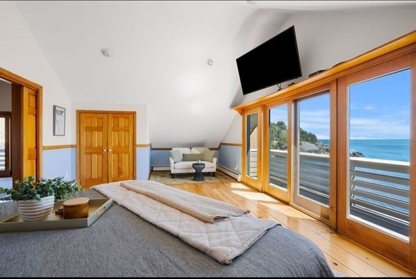 Bedroom, Interior, Water, Wood Texture Flooring
