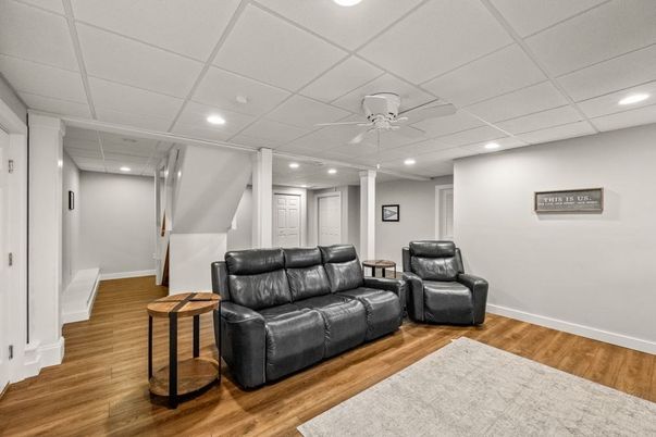 Interior, Recessed Lighting, Wood Texture Flooring