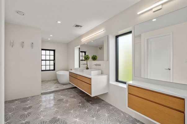 Bathroom, Dual Sink Vanities, Free Standing Baths, Interior, Recessed Lighting