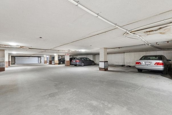 Garage, Interior