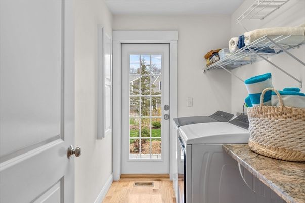 Interior, Washer, Wood Texture Flooring
