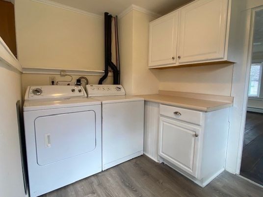Interior, Utility Closets, Washer, Wood Texture Flooring