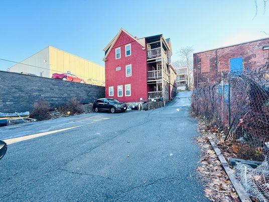Exterior, Facade, None