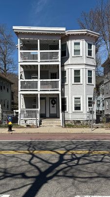 Exterior, Facade, Queen Anne Victorian