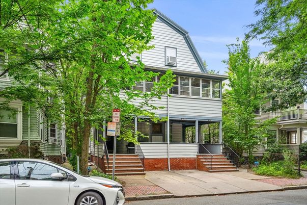 Exterior, Facade, Queen Anne Victorian