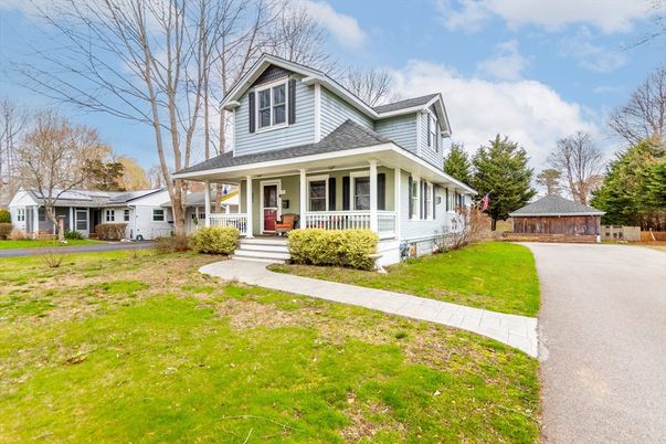Backyard, Exterior, Facade, Queen Anne Victorian
