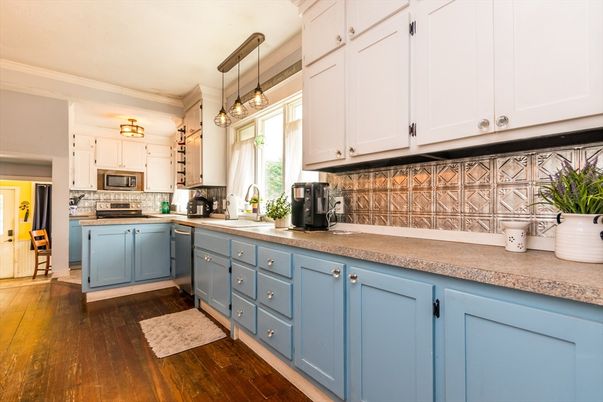 Interior, Kitchen, Pendant Lights, Wood Texture Flooring