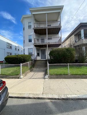 Exterior, Facade, Condo Building