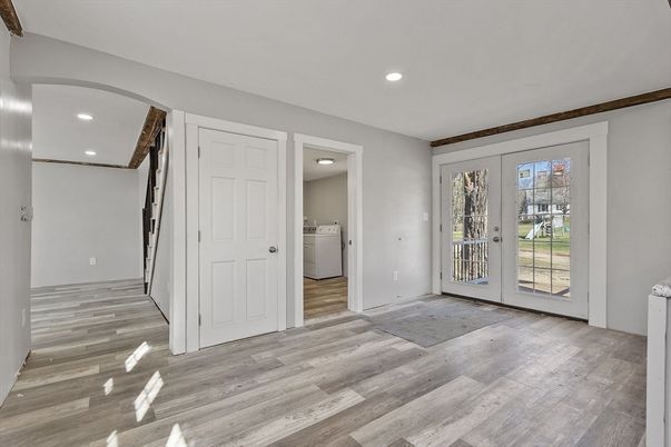 Empty room, Interior, Recessed Lighting, Washer, Wood Texture Flooring