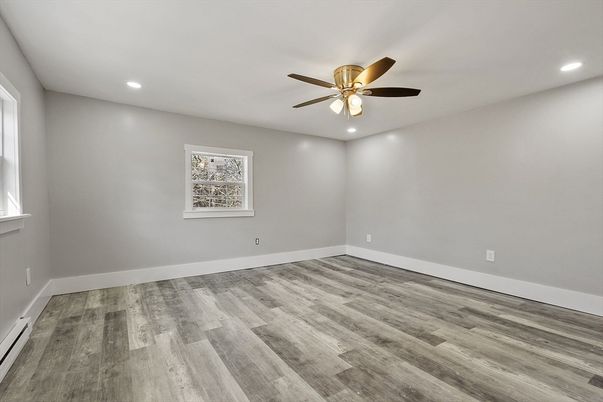 Empty room, Interior, Recessed Lighting, Wood Texture Flooring