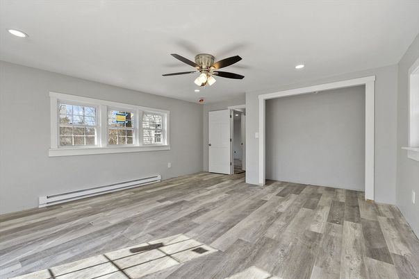 Empty room, Interior, Recessed Lighting, Wood Texture Flooring