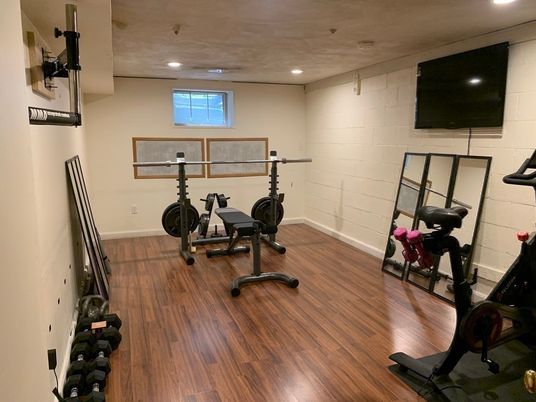 Fitness Equipment, Interior, Recessed Lighting, Wood Texture Flooring