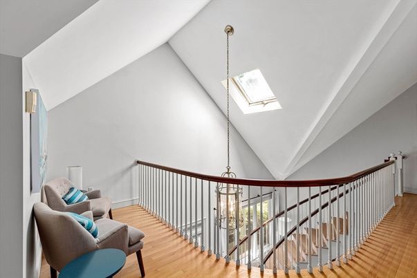 Interior, Pendant Lights, Wood Texture Flooring