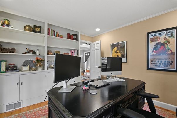 Home Office, Interior, Recessed Lighting, Wood Texture Flooring