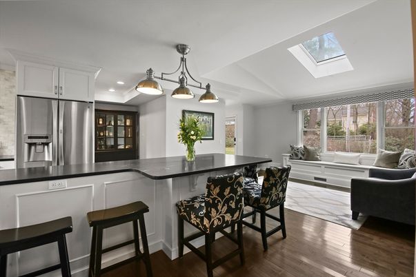 Dining room, Interior, Kitchen, Living room, Pendant Lights, Recessed Lighting, Stainless Steel Appliances, Wood Texture Flooring