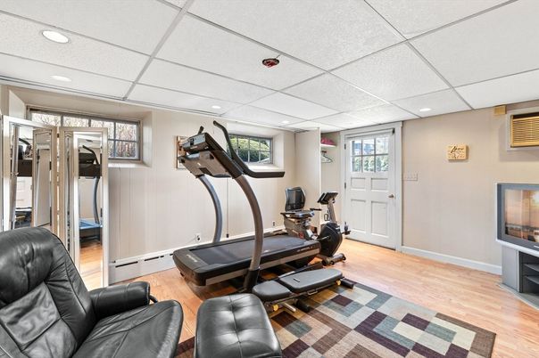 Fitness Equipment, Interior, Recessed Lighting, Wood Texture Flooring