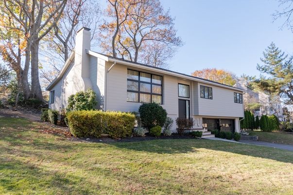 Backyard, Exterior, Facade, Raised Ranch