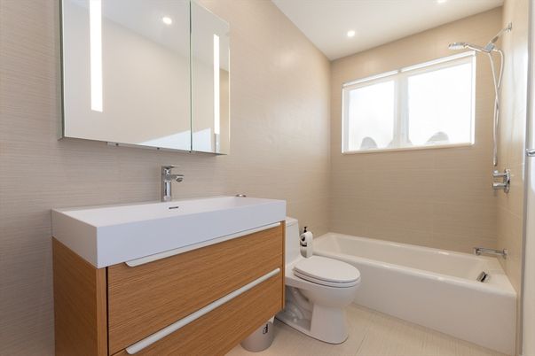 Bathroom, Interior, Recessed Lighting