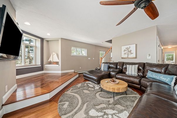 Interior, Living room, Recessed Lighting, Wood Texture Flooring