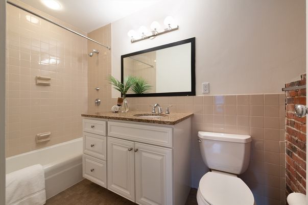 Bathroom, Interior, Recessed Lighting