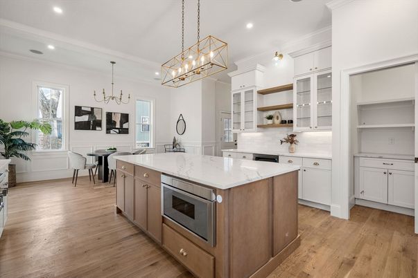 Chandelier, Dining room, Interior, Kitchen, Pendant Lights, Recessed Lighting, Wood Texture Flooring