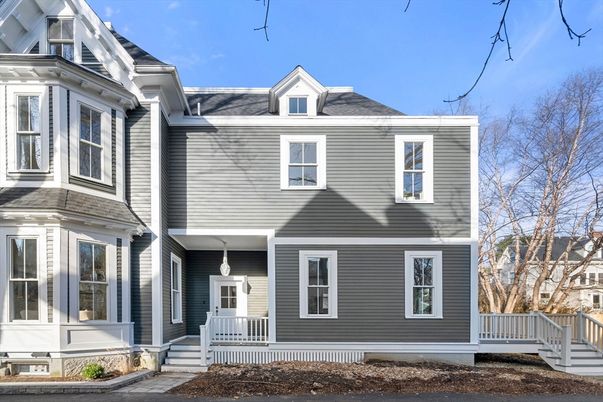 Exterior, Facade, Queen Anne Victorian