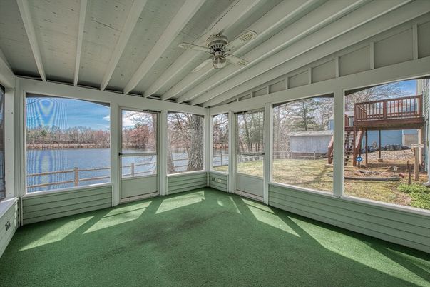 Empty room, Interior, Sun Room, Water