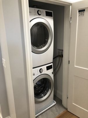 Interior, Utility Closets, Washer, Wood Texture Flooring