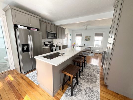 Dining room, Interior, Kitchen, Stainless Steel Appliances, Wood Texture Flooring