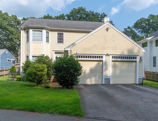 Attached, Exterior, Facade, Farmhouse