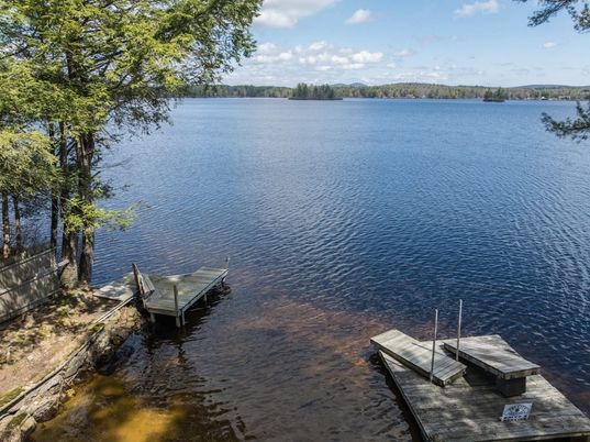 Exterior, Lake