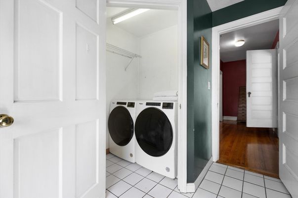 Interior, Utility Closets, Washer, Wood Texture Flooring