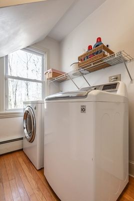 Interior, Utility Closets, Washer, Wood Texture Flooring