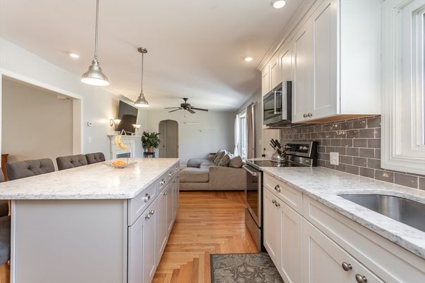 Interior, Kitchen, Living room, Pendant Lights, Recessed Lighting, Wood Texture Flooring