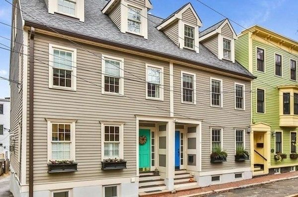 Exterior, Facade, Rowhouse