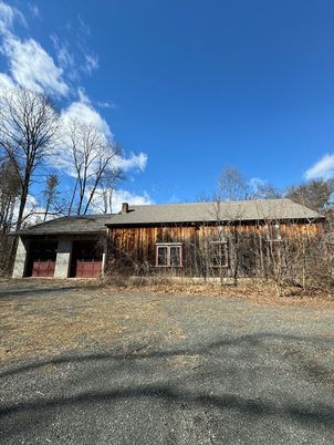 Backyard, Exterior, Facade, Ranch