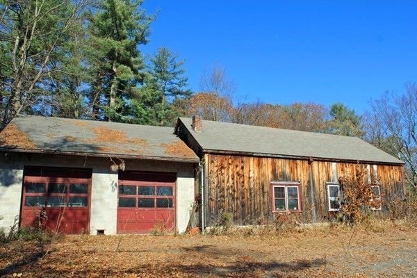 Attached, Exterior, Facade, Ranch
