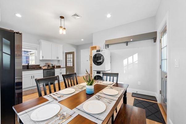 Dining room, Interior, Kitchen, Pendant Lights, Recessed Lighting, Wood Texture Flooring