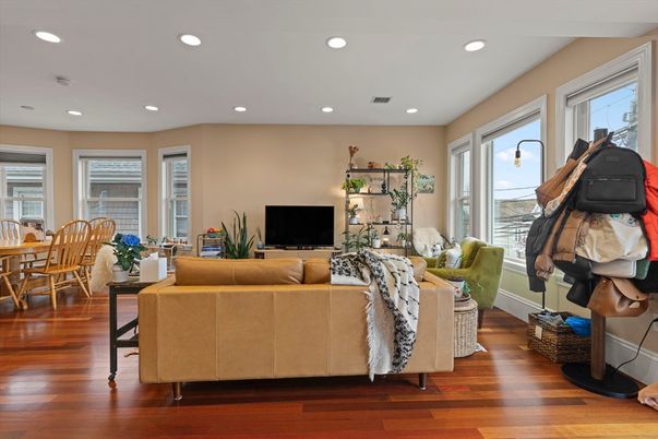 Dining room, Interior, Living room, Recessed Lighting, Wood Texture Flooring