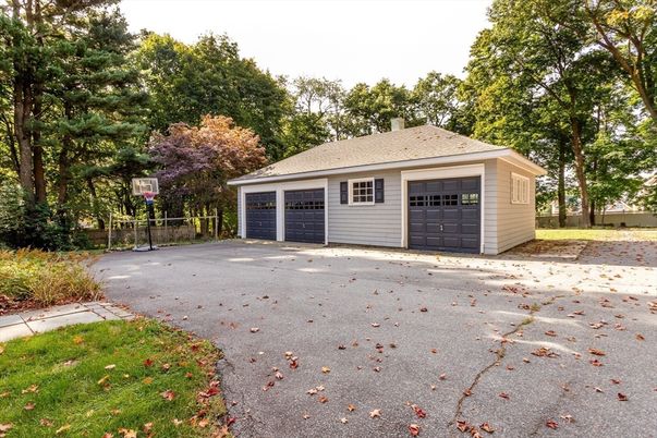 Detached Garage, Exterior