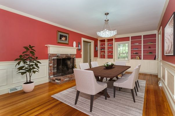 Chandelier, Dining room, Fireplace, Interior, Wood Texture Flooring