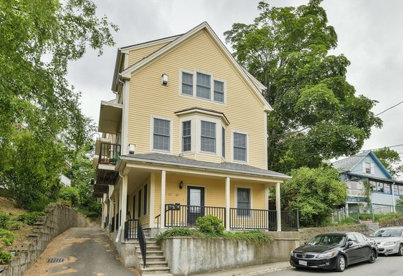 Exterior, Facade, Queen Anne Victorian