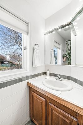 Bathroom, Interior, Tile Countertops