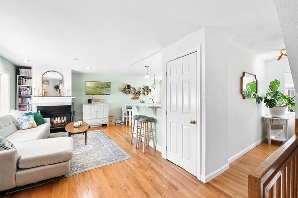 Fireplace, Interior, Living room, Pendant Lights, Recessed Lighting, Wood Texture Flooring