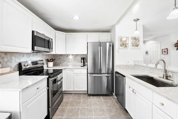 Interior, Kitchen, Pendant Lights, Recessed Lighting, Stainless Steel Appliances
