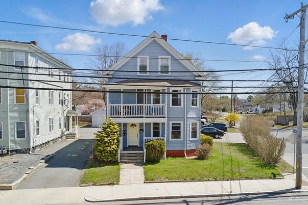 Exterior, Facade, Queen Anne Victorian