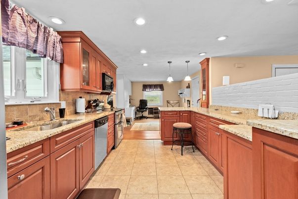 Interior, Kitchen, Pendant Lights, Recessed Lighting, Stainless Steel Appliances