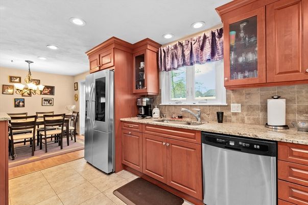 Chandelier, Dining room, Interior, Kitchen, Recessed Lighting, Stainless Steel Appliances, Wood Texture Flooring