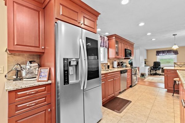 Interior, Kitchen, Pendant Lights, Recessed Lighting, Stainless Steel Appliances